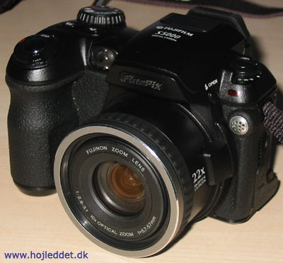 Fuji S5000 (taget med mit Canon A20).