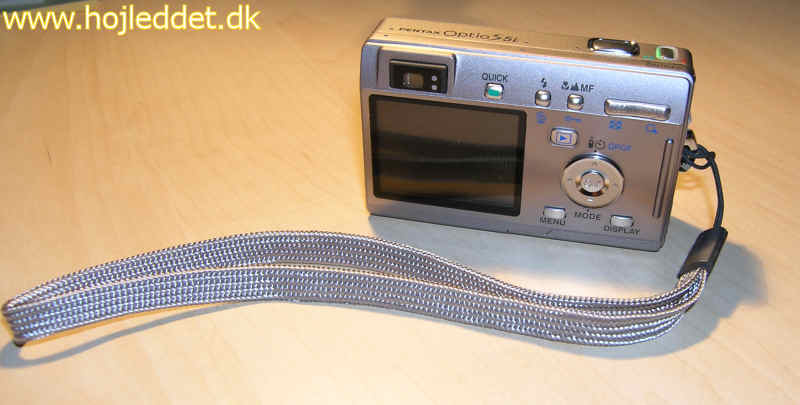 Bagsiden af kameraet (taget med mit Olympus C5060).
