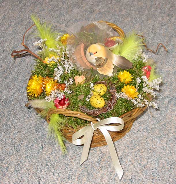Endnu en Påskekurv, denne gang med tørrede blomster.
